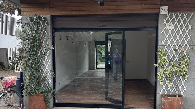 Locale commerciale 01