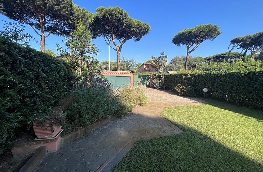 Villa plurifamiliare via foce verde 03