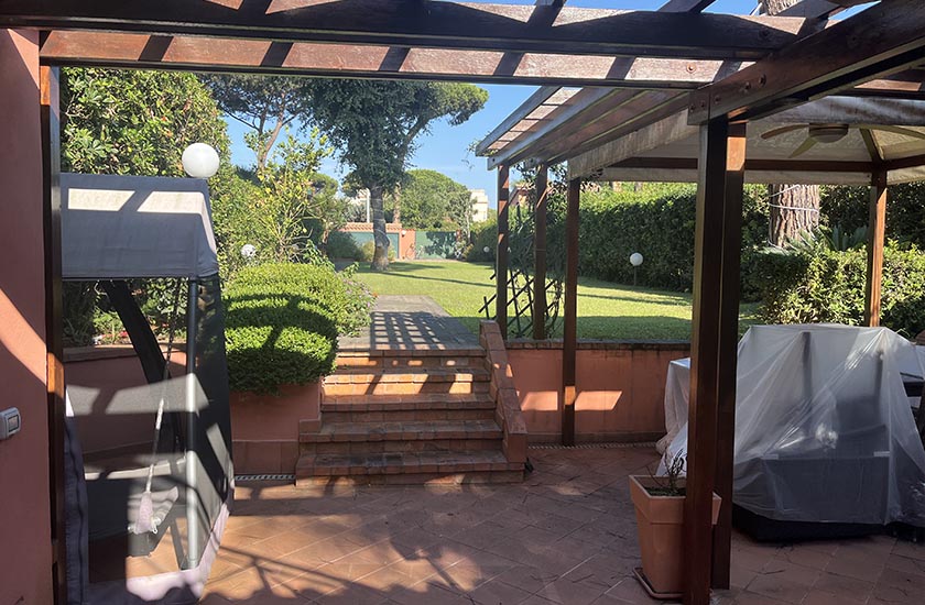 Villa plurifamiliare via foce verde 05